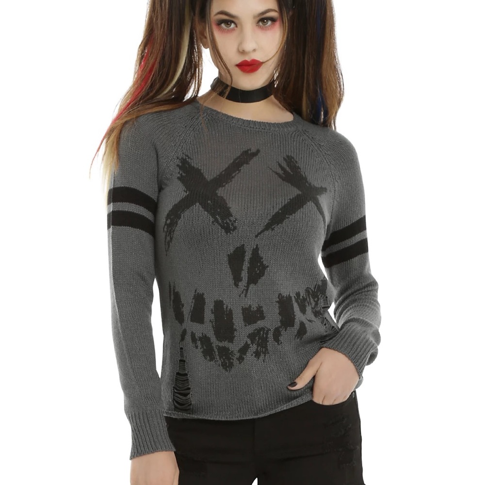 ✨2/$35✨Distressed Suicide Squad Sweater